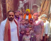 ਕੈਬਨਿਟ ਮੰਤਰੀ ਹਰਭਜਨ ਸਿੰਘ ਈਟੀਓ ਨੇ ਜੰਡਿਆਲਾ ਗੁਰੂ ਨਿਵਾਸੀਆਂ ਨਾਲ ਖੇਡੀ ਹੋਲੀ