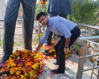 ਡਿਪਟੀ ਕਮਿਸ਼ਨਰ ਨੇ ਸ਼ਹੀਦ-ਏ-ਆਜ਼ਮ  ਭਗਤ ਸਿੰਘ, ਸ਼ਹੀਦ ਰਾਜਗੁਰੂ ਅਤੇ ਸ਼ਹੀਦ ਸੁਖਦੇਵ ਨੂੰ ਸ਼ਹੀਦੀ ਦਿਹਾੜੇ ਮੌਕੇ ਸ਼ਰਧਾ ਦੇ ਫੁੱਲ ਕੀਤੇ ਭੇਂਟ