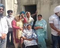 ਗੁਰਦਾਸਪੁਰ ਐਨਕਾਊਂਟਰ: ਪੁਲਿਸ ਮੁਲਾਜ਼ਮਾਂ ਦੇ ਕਾਤਲ ਦਾ ਹੋਵੇਗਾ ਪੋਸਟਮਾਰਟਮ, ਕੋਰਟ ਦੇ ਹੁਕਮਾਂ 'ਤੇ ਹਸਪਤਾਲ ਪੁੱਜੇ ਪਰਿਵਾਰਕ ਮੈਂਬਰ