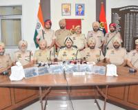 ਅੰਮ੍ਰਿਤਸਰ ਵਿੱਚ ਸਰਹੱਦ ਪਾਰੋਂ ਚਲ ਰਹੇ ਤਸਕਰੀ ਮਾਡਿਊਲਾਂ ਨਾਲ ਜੁੜੇ 6 ਵਿਅਕਤੀ ਗ੍ਰਿਫਤਾਰ; ਤਿੰਨ ਪੀਐਕਸ-5.7 ਸਮੇਤ ਛੇ ਪਿਸਤੌਲਾਂ ਬਰਾਮਦ