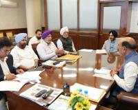 1962, 1965 ਅਤੇ 1971 ਦੀਆਂ ਜੰਗਾਂ  ਵਿੱਚ ਸ਼ਹੀਦ ਸੈਨਿਕਾਂ ਦੇ ਪਰਿਵਾਰਾਂ ਨੂੰ ਮੁਆਵਜ਼ਾ ਦੇਣ ਸਬੰਧੀ ਮੋਹਿੰਦਰ ਭਗਤ ਵੱਲੋਂ ਅਧਿਕਾਰੀਆਂ ਨਾਲ ਵਿਸ਼ੇਸ਼ ਮੀਟਿੰਗ