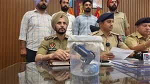 ਮਾਨਸਾ ਵਿੱਚ ਕੀਟਨਾਸ਼ਕ ਦਵਾਈਆਂ ਦੀ ਦੁਕਾਨ 'ਤੇ ਹੋਈ ਗੋਲੀਬਾਰੀ ਵਿੱਚ ਸ਼ਾਮਲ ਦੋ ਵਿਅਕਤੀ ਕਾਬੂ; ਦੋ ਪਿਸਤੌਲ ਬਰਾਮਦ