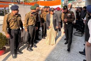 ਲੈਫਟੀਨੈਂਟ ਜਨਰਲ ਚਾਂਦਪੁਰੀਆ ਨੇ ਪੇਸਕੋ ਕਰਮਚਾਰੀਆਂ ਨਾਲ ਮੁਲਾਕਾਤ ਕਰਕੇ ਉਨ੍ਹਾਂ ਦਾ ਹੌਸਲਾ ਵਧਾਇਆ