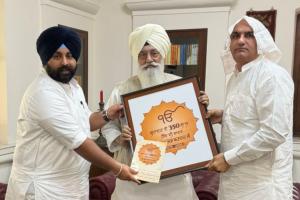 ਹਰਜੋਤ ਸਿੰਘ ਬੈਂਸ ਅਤੇ ਦੀਪਕ ਬਾਲੀ ਵੱਲੋਂ ਬਾਬਾ ਗੁਰਿੰਦਰ ਸਿੰਘ ਢਿੱਲੋਂ ਨੂੰ ਸ੍ਰੀ ਗੁਰੂ ਤੇਗ਼ ਬਹਾਦਰ ਜੀ ਦੇ 350ਵੇਂ ਸ਼ਹੀਦੀ ਦਿਹਾੜੇ ਸਬੰਧੀ ਸਮਾਗਮਾਂ ਲਈ ਸੱਦਾ