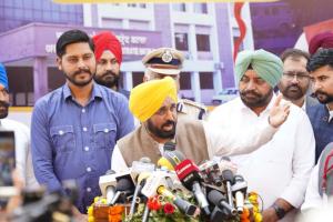 ਮੁੱਖ ਮੰਤਰੀ ਵੱਲੋਂ ਬਟਾਲਾ ਵਿਖੇ ਨਵਾਂ ਬਣਿਆ ਤਹਿਸੀਲ ਕੰਪਲੈਕਸ ਲੋਕਾਂ ਨੂੰ ਸਮਰਪਿਤtle