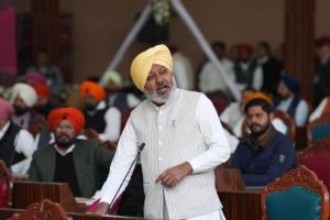 ਵਿੱਤ ਮੰਤਰੀ ਹਰਪਾਲ ਸਿੰਘ ਚੀਮਾ ਵੱਲੋਂ ਸ੍ਰੀ ਅਨੰਦਪੁਰ ਸਾਹਿਬ ਵਿਖੇ ਸੱਦੇ ਇਤਿਹਾਸਕ ਵਿਧਾਨ ਸਭਾ ਇਜਲਾਸ ਦੌਰਾਨ ਸ੍ਰੀ ਗੁਰੂ ਤੇਗ਼ ਬਹਾਦਰ ਜੀ ਨੂੰ ਸ਼ਰਧਾਂਜਲੀ