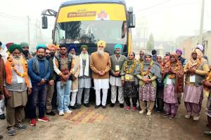 ਸਪੀਕਰ ਸ. ਸੰਧਵਾਂ ਵੱਲੋਂ ਪਿੰਡ ਘੁਮਿਆਰਾ ਅਤੇ ਮਿਸ਼ਰੀ ਵਾਲਾ ਤੋਂ ਮੁੱਖ ਮੰਤਰੀ ਤੀਰਥ ਯਾਤਰਾ ਬੱਸ ਰਵਾਨਾ