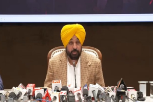 ਪੰਜਾਬ ਦੇ  ਮੁੱਖ ਮੰਤਰੀ ਭਗਵੰਤ ਮਾਨ ਵਿਦੇਸ਼ ਦੌਰੇ ਤੋਂ ਪਰਤੇ ਵਾਪਸ , ਚੰਡੀਗੜ੍ਹ ਚ ਕੀਤੀ ਪ੍ਰੈੱਸ ਕਾਨਫ਼ਰੰਸ 