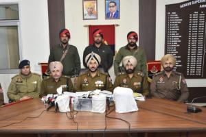 ਹੈਰੋਇਨ-ਆਈਸੀਈ ਸਪਲਾਈ ਚੇਨ ਦਾ ਪਰਦਾਫਾਸ਼; 4 ਕਿਲੋ ਹੈਰੋਇਨ, 1 ਕਿਲੋ ਆਈਸੀਈ, ਇੱਕ ਗਲੋਕ ਪਿਸਤੌਲ ਸਮੇਤ ਸੱਤ ਗ੍ਰਿਫ਼ਤਾਰ