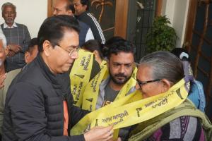 ਆਪ ਪ੍ਰਧਾਨ ਅਮਨ ਅਰੋੜਾ ਦੀ ਅਗਵਾਈ ਵਿੱਚ ਸਾਬਕਾ ਨਗਰ ਕੌਂਸਲਰ ਯਾਦਵਿੰਦਰ ਸਿੰਘ ਨਿਰਮਾਣ ਅਕਾਲੀ ਦਲ ਛੱਡ ਕੇ ਆਮ ਆਦਮੀ ਪਾਰਟੀ ਵਿੱਚ ਸ਼ਾਮਲ