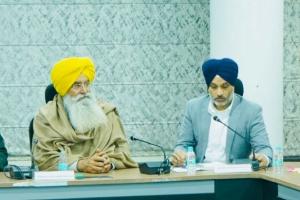 ਪੰਜਾਬ ਸਰਕਾਰ ਵੱਲੋਂ ਝੋਨਾ ਛੱਡ ਕੇ ਸਾਉਣੀ ਦੀ ਮੱਕੀ ਬੀਜਣ ਵਾਲੇ ਅਗਾਂਹਵਧੂ ਕਿਸਾਨਾਂ ਦਾ ਸਨਮਾਨ