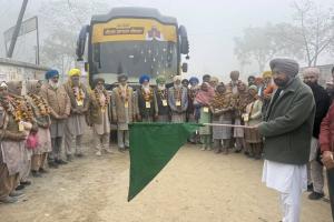 ਮਾਨਸਾ, ਬੁਢਲਾਡਾ ਤੇ ਸਰਦੂਲਗੜ੍ਹ ਤੋਂ 129 ਸ਼ਰਧਾਲੂਆਂ ਦਾ ਜਥਾ ਧਾਰਮਿਕ ਸਥਾਨਾਂ ਦੇ ਦਰਸ਼ਨਾਂ ਲਈ ਰਵਾਨਾ