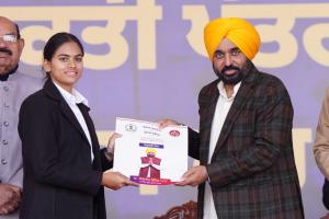 ਭਗਵੰਤ ਮਾਨ ਸਰਕਾਰ ਨੇ ਨਵਾਂ ਮਾਪਦੰਡ ਕੀਤਾ ਸਥਾਪਤ, 16 ਮਾਰਚ, 2022 ਤੋਂ ਔਸਤਨ ਰੋਜ਼ਾਨਾ 45 ਨੌਜਵਾਨਾਂ ਨੂੰ ਸਰਕਾਰੀ ਨੌਕਰੀਆਂ ਪ੍ਰਦਾਨ ਕੀਤੀਆਂ