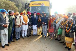 ਸਪੀਕਰ ਸ.ਸੰਧਵਾਂ ਵੱਲੋਂ ਪਿੰਡ ਬੀੜ ਚਹਿਲ ਵਿਖੇ ਮੁੱਖ ਮੰਤਰੀ ਤੀਰਥ ਯਾਤਰਾ ਤਹਿਤ ਬੱਸ ਰਵਾਨਾ