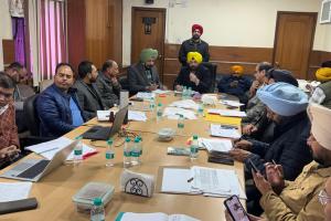 ਹਰਭਜਨ ਸਿੰਘ ਈ.ਟੀ.ਓ. ਵੱਲੋਂ ਸੂਬੇ ਵਿੱਚ ਸੜਕੀ ਬੁਨਿਆਦੀ ਢਾਂਚੇ ਦੀ ਮਜ਼ਬੂਤੀ ਲਈ ਲੋਕ ਨਿਰਮਾਣ ਵਿਭਾਗ ਦੇ ਕੰਮਾਂ ਦਾ ਜਾਇਜ਼ਾ