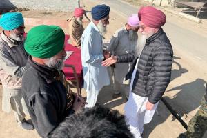 ਸ.ਸੰਧਵਾਂ ਨੇ ਪਿੰਡ ਦੁਆਰੇਆਣਾ ਤੋਂ ਢੀਮਾਂਵਾਲੀ ਨੂੰ ਜਾਂਦੀ ਸੜਕ ਦੇ  ਚੱਲ ਰਹੇ ਕੰਮ ਦਾ ਜਾਇਜ਼ਾ ਲਿਆ 