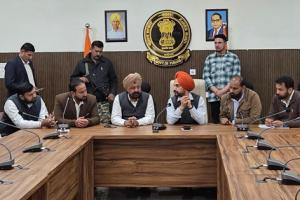 ਮੁੱਖ ਮੰਤਰੀ ਦੇ ਓ.ਐਸ.ਡੀ. ਸੁਖਵੀਰ ਸਿੰਘ ਦੀ ਮੌਜੂਦਗੀ ’ਚ ਪੁਸ਼ਪਿੰਦਰ ਸ਼ਰਮਾ ਨੇ ਪੰਜਾਬ ਸਟੇਟ ਟਰੇਡਰਸ ਕਮਿਸ਼ਨ ਧੂਰੀ ਦੇ ਚੇਅਰਮੈਨ ਦਾ ਅਹੁਦਾ ਸੰਭਾਲਿਆ