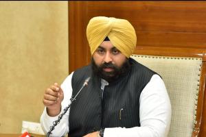 ਚਾਕਬੋਰਡਾਂ ਤੋਂ ਸਮਾਰਟ ਕਲਾਸਰੂਮਾਂ ਤੱਕ: ਭਗਵੰਤ ਮਾਨ ਸਰਕਾਰ ਨੇ ਪੰਜਾਬ ਦੇ ਸਰਕਾਰੀ ਸਕੂਲਾਂ ਵਿੱਚ ਲਿਆਂਦੀ ਡਿਜੀਟਲ ਕ੍ਰਾਂਤੀ