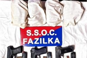 ਫਾਜ਼ਿਲਕਾ ਵਿੱਚ ਸਰਹੱਦ ਪਾਰੋਂ ਚੱਲ ਰਹੇ ਤਸਕਰੀ ਨੈੱਟਵਰਕ ਦਾ ਪਰਦਾਫਾਸ਼; 2.1 ਕਿਲੋਗ੍ਰਾਮ ਹੈਰੋਇਨ, 7 ਪਿਸਤੌਲਾਂ ਸਮੇਤ ਇੱਕ ਕਾਬੂ