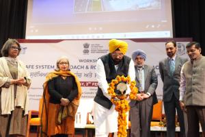 ਸੁਰੱਖਿਅਤ ਸੜਕਾਂ ਦੇ ਨਾਲ ਨਾਲ ਲੋਕਾਂ ਨੂੰ ਵੀ ਟਰੈਫਿਕ ਨਿਯਮਾਂ ਦੀ ਪਾਲਣਾ ਲਈ ਜਾਗਰੂਕ ਹੋਣ ਦੀ ਲੋੜ: ਹਰਭਜਨ ਸਿੰਘ ਈ.ਟੀ.ਓ.