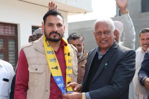 ਕੈਬਨਿਟ ਮੰਤਰੀ ਬਰਿੰਦਰ ਕੁਮਾਰ ਗੋਇਲ ਦੀ ਅਗਵਾਈ ਵਿੱਚ ਪਿੰਡ ਬੁਸ਼ਹਿਰਾ ਦੇ ਅਹਿਮ ਆਗੂ ਤੇ ਵੱਡੀ ਗਿਣਤੀ ਪਰਿਵਾਰ ਆਮ ਆਦਮੀ ਪਾਰਟੀ ਵਿੱਚ ਸ਼ਾਮਲ