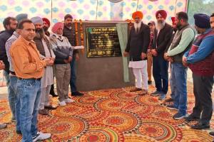 ਹਲਕਾ ਫ਼ਰੀਦਕੋਟ ਵਿੱਚ ਵਿਕਾਸ ਕਾਰਜਾਂ ਨੂੰ ਨਵੀਂ ਰਫ਼ਤਾਰ,  ਵਿਧਾਇਕ ਸ. ਸੇਖੋਂ ਵੱਲੋਂ ਮੰਡੀਆਂ ਵਿੱਚ ਸਟੀਲ  ਚਾਰ ਸ਼ੈੱਡਾਂ ਦੇ ਨੀਂਹ ਪੱਥਰ ਰੱਖੇ