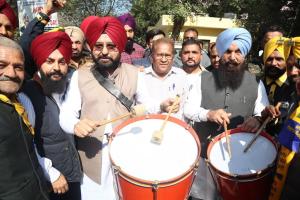 'ਦਲਿਤ ਵਿਰੋਧੀ ਕਾਂਗਰਸ' ਖਿਲਾਫ 'ਆਪ' ਨੇ ਪੰਜਾਬ ਭਰ ਵਿੱਚ ਕੀਤੇ ਵਿਰੋਧ ਪ੍ਰਦਰਸ਼ਨ, ਪ੍ਰਤਾਪ ਬਾਜਵਾ ਨੇ ਮੰਤਰੀ ਈਟੀਓ 'ਤੇ ਕੀਤੀ ਸੀ ਜਾਤੀਵਾਦੀ ਟਿੱਪਣੀ