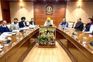 ਲੋਕ ਨਿਰਮਾਣ ਮੰਤਰੀ ਨੇ ਚੱਲ ਰਹੇ ਸੜਕੀ ਪ੍ਰੋਜੈਕਟਾਂ ਦਾ ਲਿਆ ਜਾਇਜ਼ਾ, ਬਰਸਾਤ ਦੇ ਮੌਸਮ ਤੋਂ ਪਹਿਲਾਂ ਇਹਨਾਂ ਪ੍ਰੋਜੈਕਟਾਂ ਨੂੰ ਮੁਕੰਮਲ ਕਰਨ ਦੇ ਦਿੱਤੇ ਨਿਰਦੇਸ਼