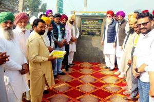 ਸਪੀਕਰ ਸ. ਸੰਧਵਾਂ ਨੇ ਲਗਭਗ 5 ਕਰੋੜ ਰੁਪਏ ਦੀ ਲਾਗਤ ਨਾਲ 4 ਲਿੰਕ ਸੜਕਾਂ ਦੀ ਰਿਪੇਅਰ ਦੇ ਨੀਂਹ ਪੱਥਰ ਰੱਖੇ