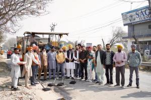 3.25 ਕਰੋੜ ਦੀ ਲਾਗਤ ਨਾਲ ਸੰਘੇੜਾ ਬਾਈਪਾਸ ਦੀ ਮੁਰੰਮਤ ਦਾ ਕੰਮ ਸ਼ੁਰੂ: ਗੁਰਮੀਤ ਸਿੰਘ ਮੀਤ ਹੇਅਰ