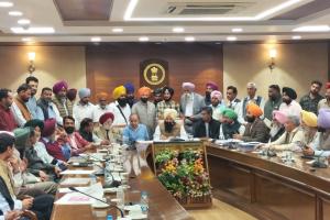 ਜਸਵੀਰ ਸਿੰਘ ਗੜ੍ਹੀ ਨੇ ਪੰਜਾਬ ਦੀਆਂ ਸਮੂਹ ਐਸ.ਸੀ. ਮੁਲਾਜਮ ਜਥੇਬੰਦੀਆਂ ਦੀਆਂ ਮੁਸ਼ਕਲਾਂ ਸੁਣੀਆਂ