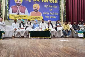 ਸਪੀਕਰ ਸ. ਸੰਧਵਾਂ ਨੇ ਜ਼ਿਲ੍ਹਾ ਪ੍ਰੀਸ਼ਦ ਅਤੇ ਪੰਚਾਇਤ ਸੰਮਤੀ ਮੈਂਬਰਾਂ ਨੂੰ ਸਹੁੰ ਚੁਕਾਈ