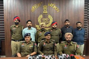 ਬਠਿੰਡਾ ਪੁਲਿਸ ਨੇ ਦੋ ਵਿਅਕਤੀਆਂ ਨੂੰ 8,27,600 ਪਰੇਗਾਬਾਲਨ ਕੈਪਸੂਲ ਆਈ.ਪੀ 300 ਐੱਮ.ਜੀ, 20000 ਟਰਾਮਾਡੋਲ ਗੋਲੀਆਂ  ਸਮੇਤ ਦਬੋਚਿਆ।