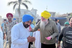 ਸਪੀਕਰ ਸ. ਸੰਧਵਾਂ ਨੇ ਆਪਣੇ ਗ੍ਰਹਿ ਵਿਖੇ ਰੰਗਾਂ ਦਾ ਤਿਉਹਾਰ ਹੋਲੀ ਮਨਾਈ