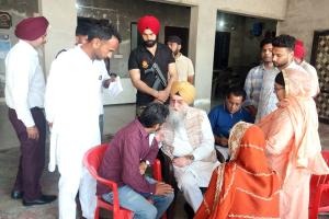 ਸਪੀਕਰ ਸ. ਸੰਧਵਾਂ ਨੇ ਲੋਕ ਮਿਲਣੀ ਤਹਿਤ ਲੋਕਾਂ ਦੀਆਂ ਸਮੱਸਿਆਵਾਂ ਸੁਣੀਆਂ