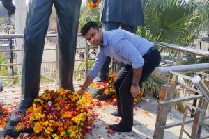 ਡਿਪਟੀ ਕਮਿਸ਼ਨਰ ਨੇ ਸ਼ਹੀਦ-ਏ-ਆਜ਼ਮ  ਭਗਤ ਸਿੰਘ, ਸ਼ਹੀਦ ਰਾਜਗੁਰੂ ਅਤੇ ਸ਼ਹੀਦ ਸੁਖਦੇਵ ਨੂੰ ਸ਼ਹੀਦੀ ਦਿਹਾੜੇ ਮੌਕੇ ਸ਼ਰਧਾ ਦੇ ਫੁੱਲ ਕੀਤੇ ਭੇਂਟ