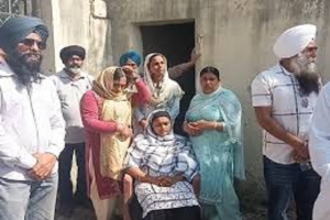 ਗੁਰਦਾਸਪੁਰ ਐਨਕਾਊਂਟਰ: ਪੁਲਿਸ ਮੁਲਾਜ਼ਮਾਂ ਦੇ ਕਾਤਲ ਦਾ ਹੋਵੇਗਾ ਪੋਸਟਮਾਰਟਮ, ਕੋਰਟ ਦੇ ਹੁਕਮਾਂ 'ਤੇ ਹਸਪਤਾਲ ਪੁੱਜੇ ਪਰਿਵਾਰਕ ਮੈਂਬਰ