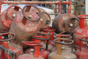 ਲੁਧਿਆਣਾ 'ਚ ਗੈਸ ਸਿਲੰਡਰਾਂ ਦਾ ਵੱਡਾ ਸੰਕਟ: 7-8 ਦਿਨਾਂ ਦੀ ਵੇਟਿੰਗ