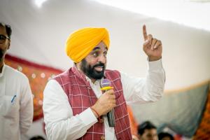 ਨਸ਼ਿਆਂ ਦਾ ਸਫਾਇਆ ਕਰਨ ਦੇ ਨਾਲ-ਨਾਲ ਅਸੀਂ ਨੌਜਵਾਨਾਂ ਨੂੰ 63000 ਤੋਂ ਵੱਧ ਸਰਕਾਰੀ ਨੌਕਰੀਆਂ ਦੇ ਕੇ ਬੇਰੁਜ਼ਗਾਰੀ ’ਤੇ ਵੀ ਕਾਬੂ ਪਾ ਰਹੇ ਹਾਂ : ਮੁੱਖ ਮੰਤਰੀ ਭਗਵੰਤ ਸਿੰਘ ਮਾਨ