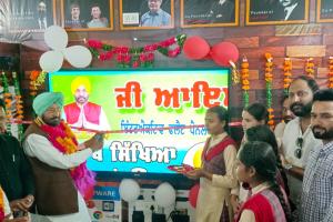 ਵਿਧਾਇਕ ਬੁੱਧ ਰਾਮ ਵੱਲੋਂ ਕੁਲਰੀਆਂ ਦੇ ਸਰਕਾਰੀ ਸਕੂਲ ਵਿਚ ਇੰਟਰਐਕਟਿਵ ਫਲੈਟ ਪੈਨਲ ਦਾ ਉਦਘਾਟਨ