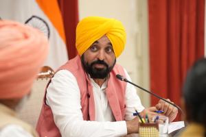 ਮੁੱਖ ਮੰਤਰੀ ਭਗਵੰਤ ਸਿੰਘ ਮਾਨ ਦੀ ਅਗਵਾਈ ਹੇਠ ਵਜ਼ਾਰਤ ਵੱਲੋਂ ‘ਮੁੱਖ ਮੰਤਰੀ ਮਾਵਾਂ ਧੀਆਂ ਸਤਿਕਾਰ ਯੋਜਨਾ’ ਸ਼ੁਰੂ ਕਰਨ ਲਈ ਹਰੀ ਝੰਡੀ; 97 ਫੀਸਦ ਤੋਂ ਵੱਧ ਔਰਤਾਂ ਨੂੰ ਹਰੇਕ ਮਹੀਨੇ 1000–1500 ਰੁਪਏ ਸਨਮਾਨ ਰਾਸ਼ੀ ਮਿਲੇਗੀ