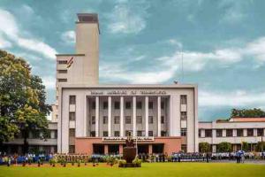 ਪੜ੍ਹਾਈ ਦੌਰਾਨ ਵਿਆਹ ਕਰਵਾਇਆ ਤਾਂ ਰੱਦ ਹੋਵੇਗਾ ਦਾਖਲਾ! ਕਾਲਜ ਦਾ ਅਜੀਬ ਫ਼ਰਮਾਨ ਵਾਇਰਲ