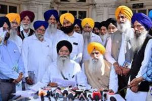  ਅੰਮ੍ਰਿਤਸਰ: SGPC ਮੈਂਬਰਾਂ ਦੀ ਅਕਾਲ ਤਖ਼ਤ ਸਾਹਿਬ ਵਿਖੇ ਪਹੁੰਚ, ਸੁਖਬੀਰ ਬਾਦਲ ਨੂੰ ਮੁੜ ਤਲਬ ਕਰਕੇ 'ਤਨਖ਼ਹੀਆ' ਕਰਾਰ ਦੇਣ ਦੀ ਮੰਗ