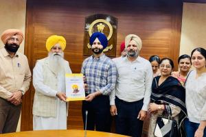 ਗੁਰਮੀਤ ਖੁੱਡੀਆਂ ਨੇ ਵੈਟਰਨਰੀ ਅਫ਼ਸਰਾਂ, ਇੰਸਪੈਕਟਰਾਂ ਅਤੇ ਡੇਅਰੀ ਵਿਕਾਸ ਇੰਸਪੈਕਟਰਾਂ ਨੂੰ ਨਿਯੁਕਤੀ ਪੱਤਰ ਸੌਂਪੇ