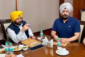 ਲੋਕ ਨਿਰਮਾਣ ਮੰਤਰੀ ਵਲੋਂ ਸੜਕ ਨਿਰਮਾਣ ਕਾਰਜ ਦੀ ਸਮੀਖਿਆ