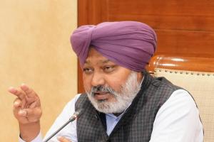 ਭਗਵੰਤ ਮਾਨ ਸਰਕਾਰ ਜਨਤਕ ਆਵਾਜਾਈ ਨੈੱਟਵਰਕ ਵਿੱਚ ਕ੍ਰਾਂਤੀਕਾਰੀ ਤਬਦੀਲੀ ਲਈ ਪੀ.ਆਰ.ਟੀ.ਸੀ. ਅਤੇ ਪਨਬੱਸ ਵਿੱਚ 1,265 ਬੱਸਾਂ ਕਰੇਗੀ ਸ਼ਾਮਲ: ਹਰਪਾਲ ਸਿੰਘ ਚੀਮਾ