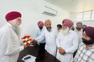 ਸਹਿਕਾਰਤਾ ਵਿਭਾਗ ਦੀ ਮੁਲਾਜ਼ਮ ਐਸੋਸੀਏਸ਼ਨ ਨੇ ਆਪਣੀਆਂ ਜਾਇਜ਼ ਮੰਗਾਂ ਲਈ ਸਪੀਕਰ ਸੰਧਵਾਂ ਨਾਲ ਕੀਤੀ ਮੁਲਾਕਾਤ