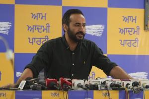 ਆਪ' ਆਗੂਆਂ ਦੇ ਘਰਾਂ 'ਤੇ ਈਡੀ-ਸੀਬੀਆਈ ਦੀਆਂ ਰੇਡਾਂ ਕਰਵਾ ਕੇ ਅਮਿਤ ਸ਼ਾਹ ਪਾਰਟੀ ਤੋੜਨ ਦੀ ਕੋਸ਼ਿਸ਼ ਕਰ ਰਹੇ ਹਨ: ਮੀਤ ਹੇਅਰ