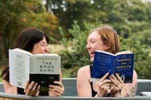 ਰੀਡਿੰਗ ਰਿਟ੍ਰੀਟ: ਕਿਤਾਬਾਂ ਪੜ੍ਹਨ ਦਾ ਬਦਲਦਾ ਅੰਦਾਜ਼ ਅਤੇ ਨਵਾਂ ਟਰੈਂਡ