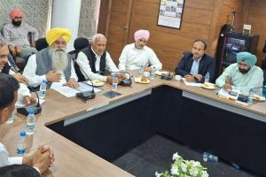 ਪੰਜਾਬ ਦੇ ਆੜ੍ਹਤੀਆਂ ਨੇ ਵਾਪਸ ਲਈ ਹੜਤਾਲ, ਕਣਕ ਦੀ ਖ਼ਰੀਦ ਮੁੜ ਸ਼ੁਰੂ